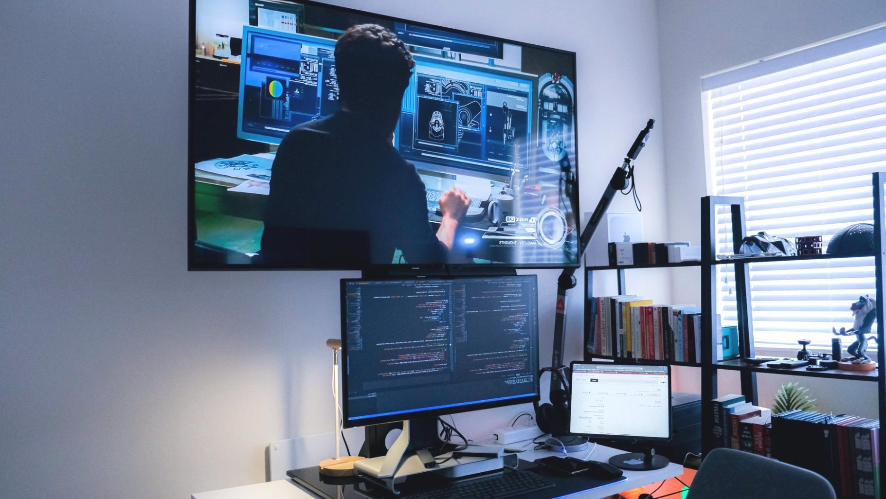 Studenten werken samen aan cross-platform casino ontwikkeling in onze leeromgeving